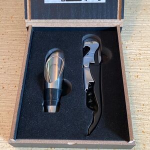 LEEDS 2 Piece Wine Opener and Pourer Ensemble